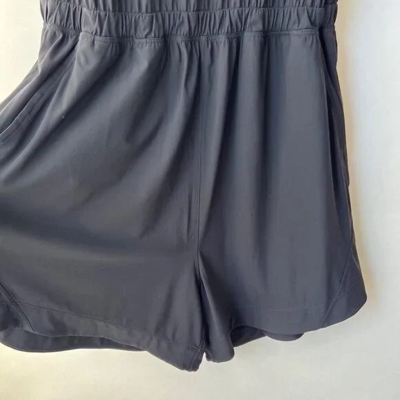 Lululemon Lightweight High-Neck Romper Black Size 8 A141